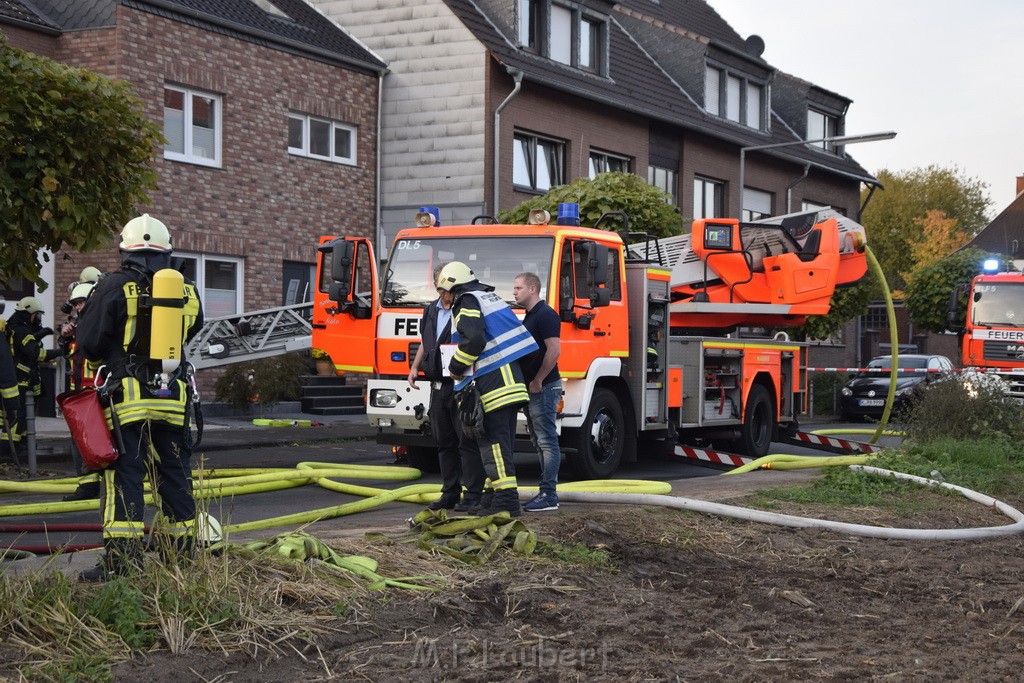 Feuer 2 Vollbrand Reihenhaus Roggendorf Berrischstr P151.JPG - Miklos Laubert